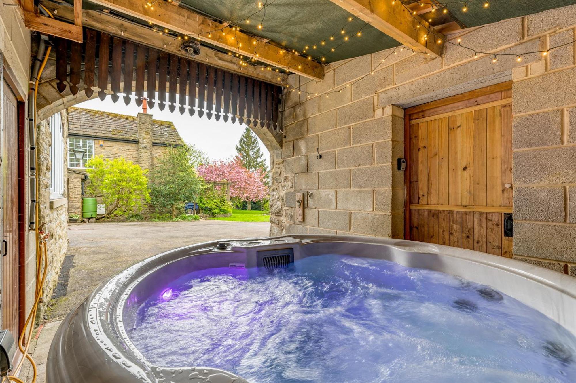 Central Malham Wellbeing Escape Hot Tub & Studio Buitenkant foto