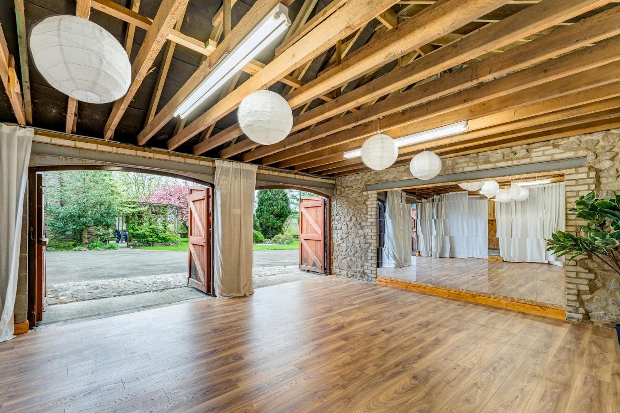 Central Malham Wellbeing Escape Hot Tub & Studio Buitenkant foto